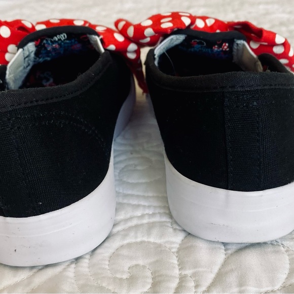 Minnie Mouse “All About The Bows” shoes - Picture 4 of 6